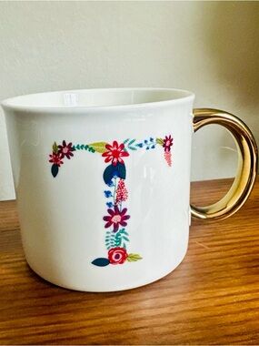 New Monogram ‘T’ Porcelain Mug w/Gold Handle - Dishwasher & Microwave Safe 16oz